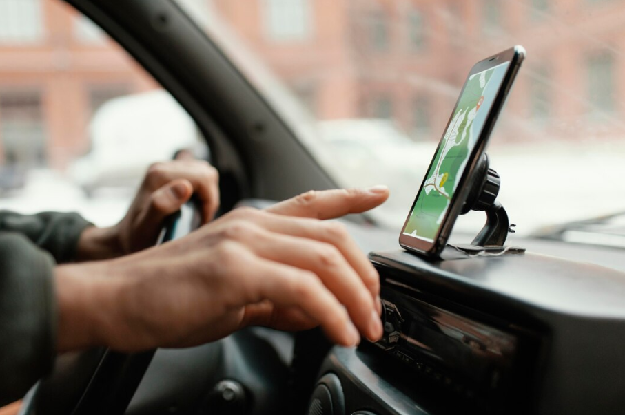 Водитель-экспедитор похитил груз на 12 млн рублей и инсценировал разбой