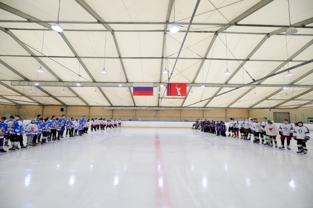 На городском стадионе открыт крупнейший каток – вход свободный