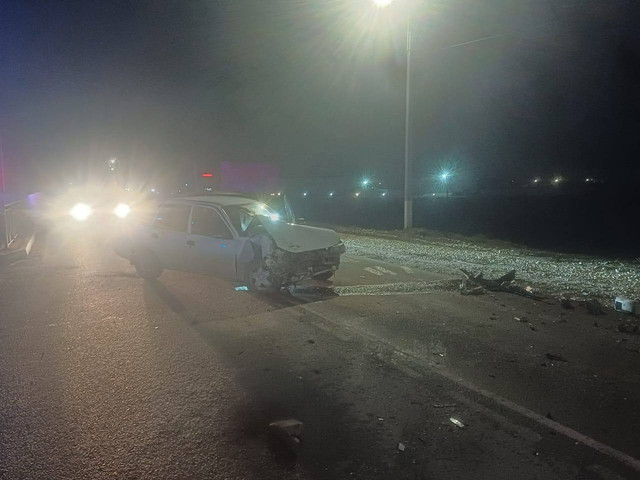 ДТП в Михайловке легковушка столкнулась с такси: пострадавших госпитализировали