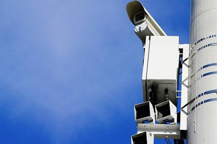 В Волгоградской области начали выявлять водителей, использующих телефоны за рулем