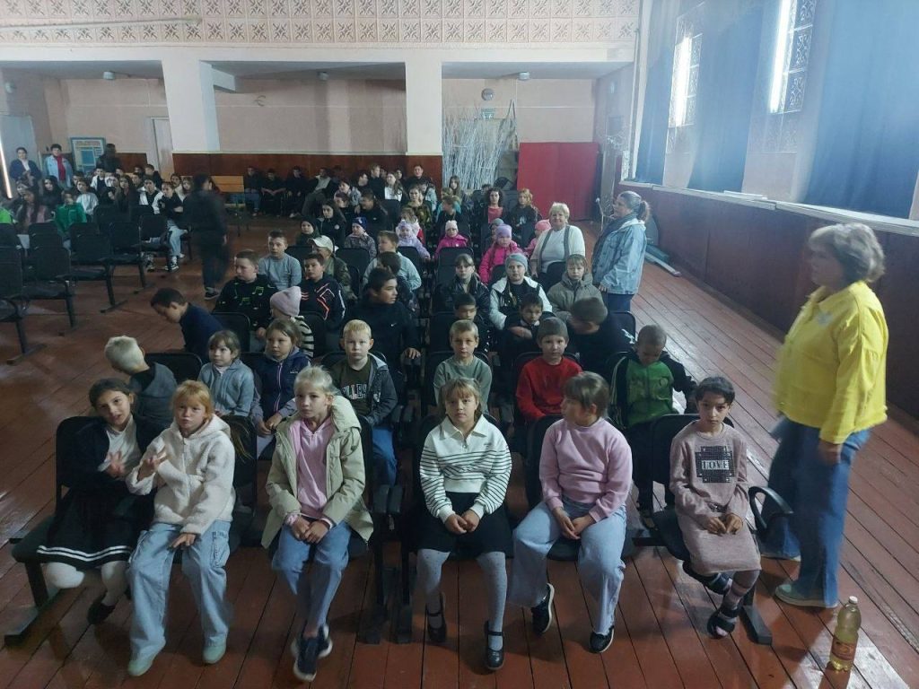 В Михайловском районе школьникам показали документальный фильм о военных действиях