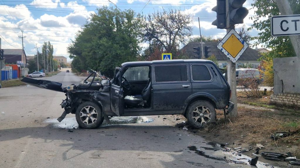 Серьёзное ДТП на перекрёстке в Михайловке