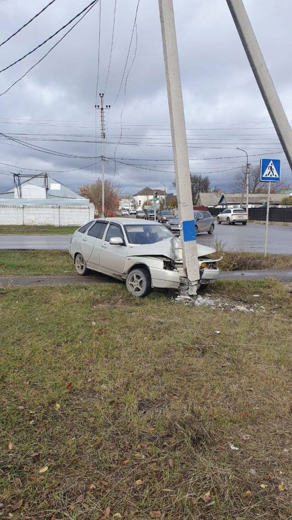 В Михайловке опубликовали видео с аварии на перекрестке Краснознаменской и Украинской