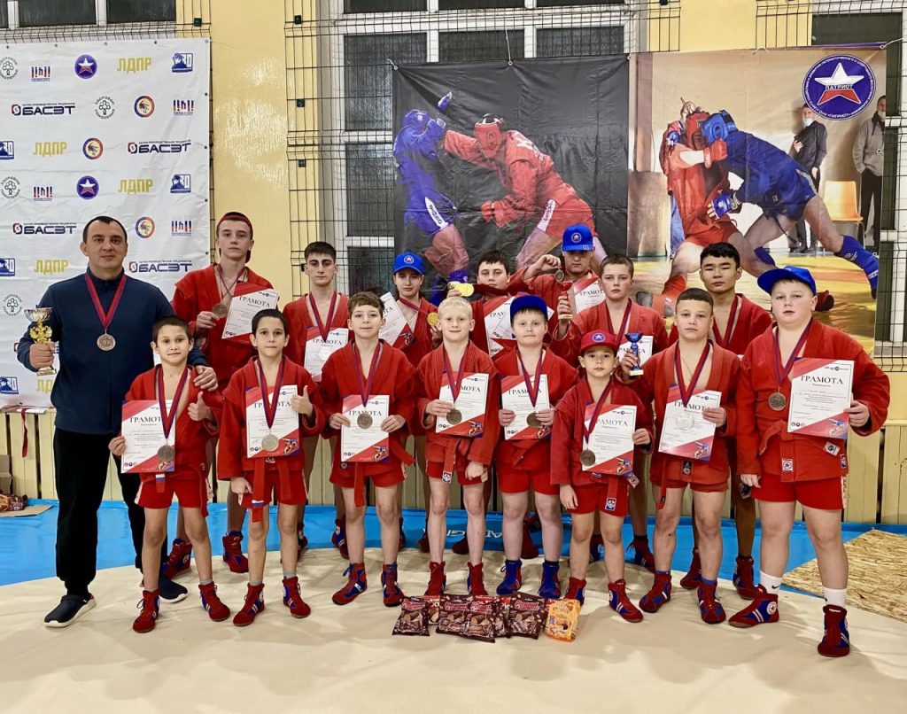 Юные самбисты из Михайловки блеснули на турнире «Новогодняя звезда»