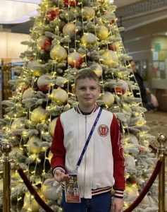 Юный житель Михайловки посетил Кремлёвскую ёлку как сын героя