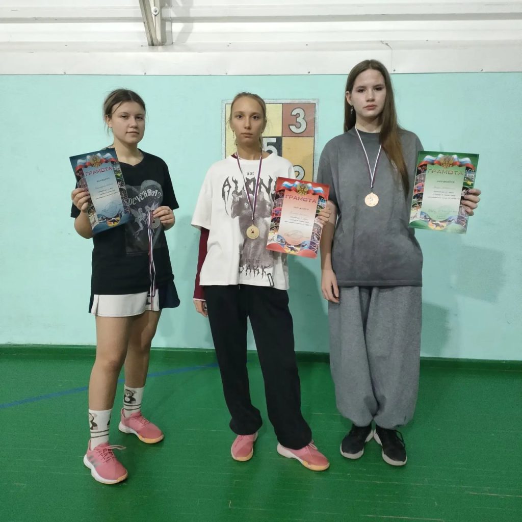 Теннисные баталии в Михайловке: определены победители турнира