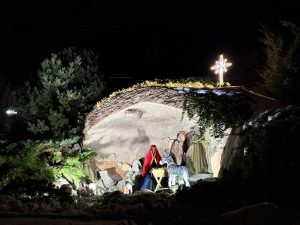 Волшебство Рождества: Усть-Медведицкий монастырь засиял праздничными огнями