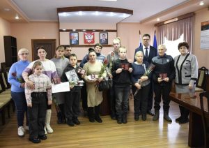 В Михайловке вручили государственные награды семьям погибших военнослужащих