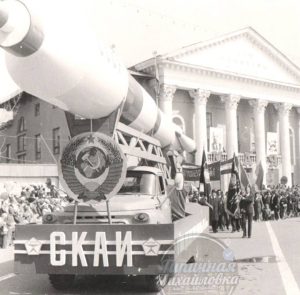 История первомайских демонстраций в Михайловке: новая традиция площади Конституции