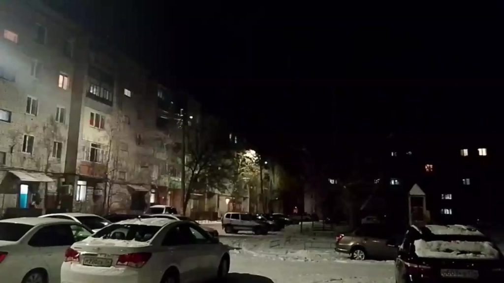 На улице Обороны в Михайловке появилось новое световое оформление