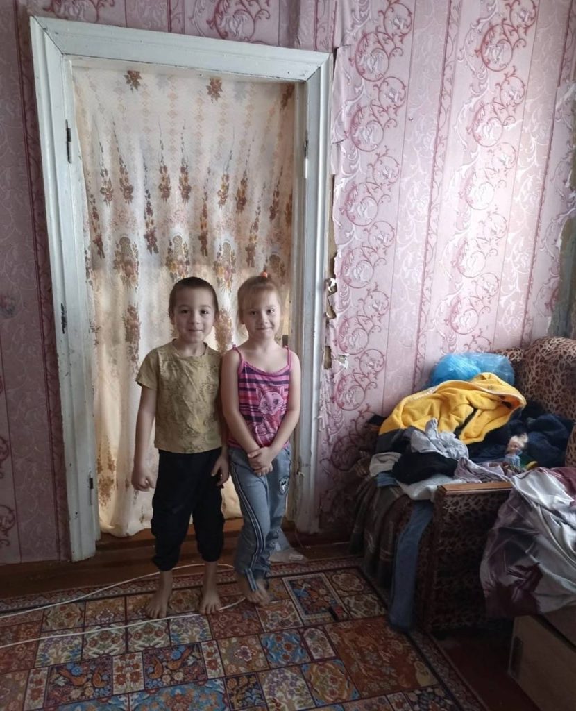 Волонтёры Михайловки собрали гуманитарную помощь для переселенцев из Харькова