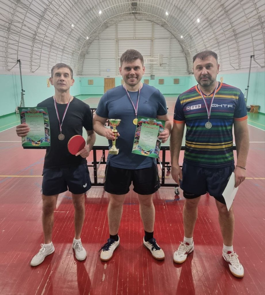 В Михайловке определили сильнейших теннисистов в честь Дня защитника Отечества