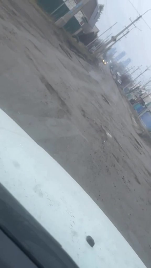 Жители Михайловки требуют ремонта разрушенной дороги на улице Свободы