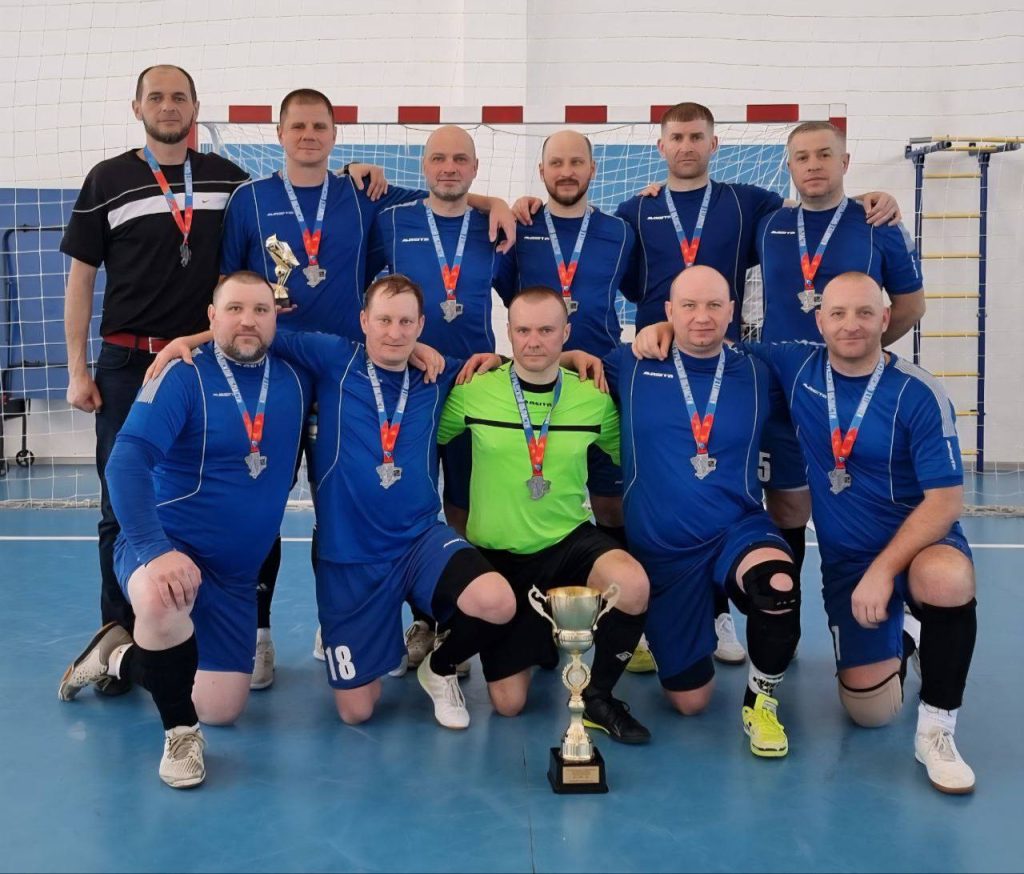 Футзалисты «Цемента» завоевали серебро областного чемпионата среди ветеранов