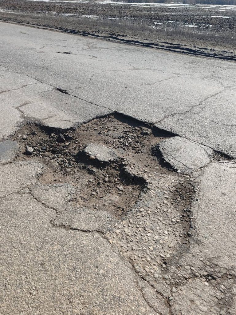 Жители Михайловки жалуются на катастрофическое состояние дороги до хутора Сидоры