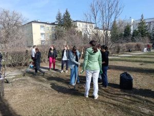 Медицинские работники Михайловки навели порядок в рамках субботника