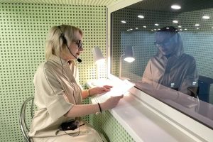 Волгоградский ТЮЗ начал показы спектаклей с тифлокомментированием для незрячих зрителей